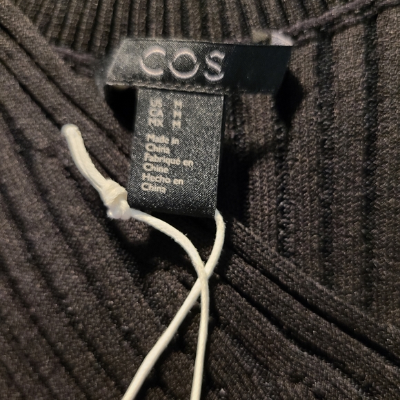 COS black ribbed dress - Picture 4 of 5